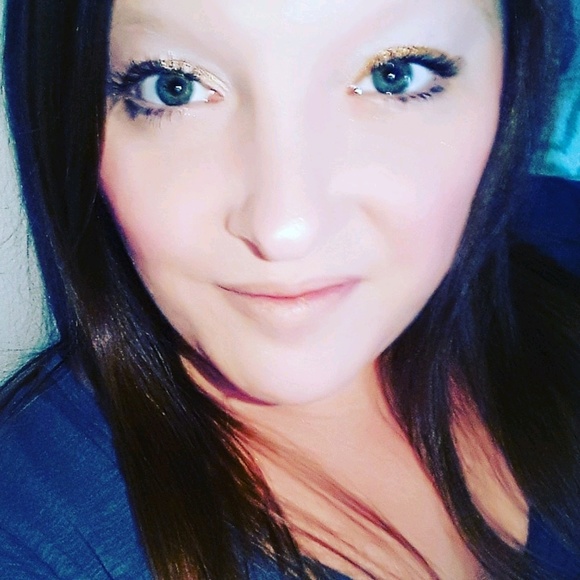 Profile Picture of Shelly Webber (@ricknshelly3846) on Poshmark