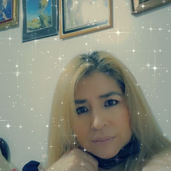 Profile Picture of Gloria Lazuka (@guaman12) on Poshmark