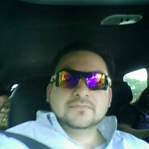 Profile Picture of Alaniz Alaniz (@arturoalaniz897) on Poshmark