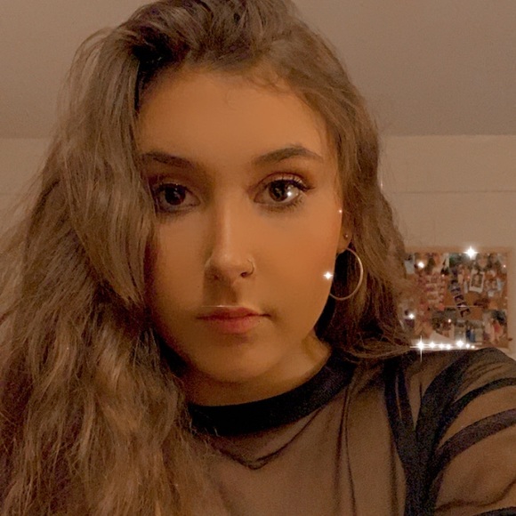 Profile Picture of Carly Grimm (@carly_grimm) on Poshmark