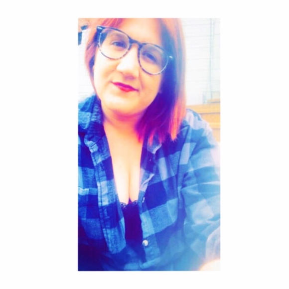 Profile Picture of Eve Foisy (@noisyfoisy) on Poshmark
