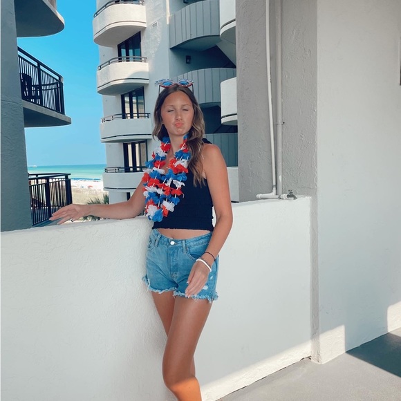 Profile Picture of Ivy Edwards (@ivyedwards731) on Poshmark