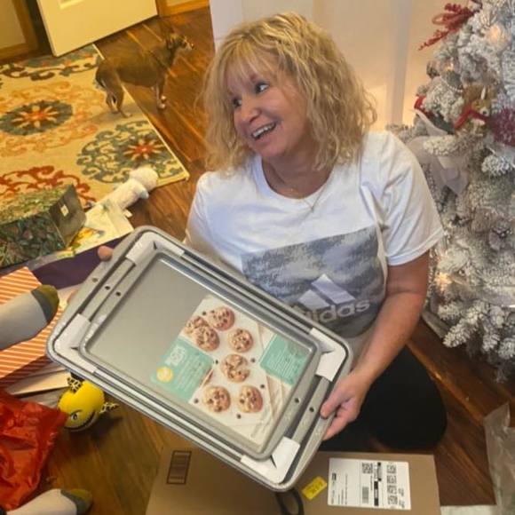 Profile Picture of Sunny Cerdena (@sunshineyme) on Poshmark