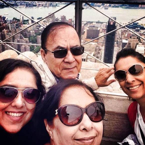 Profile Picture of Tahira Hussain (@tahirahussai649) on Poshmark