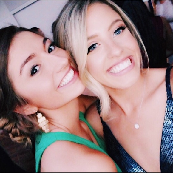 Profile Picture of Gabby Cacia (@gabscacia) on Poshmark