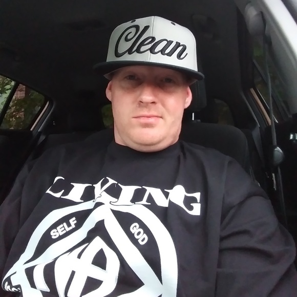 Profile Picture of Jason Kruisenga (@kruisenga) on Poshmark