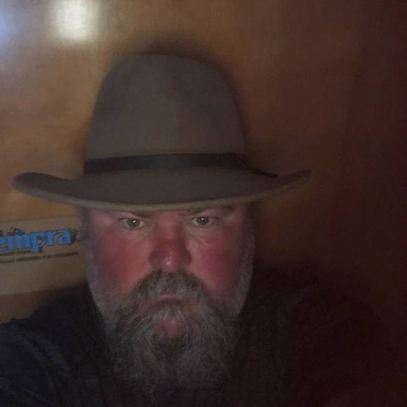 Profile Picture of John Violett (@johnviolett) on Poshmark