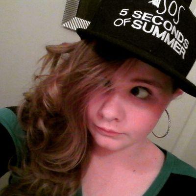 Profile Picture of Kit_kat (@larry5evers_) on Twitter
