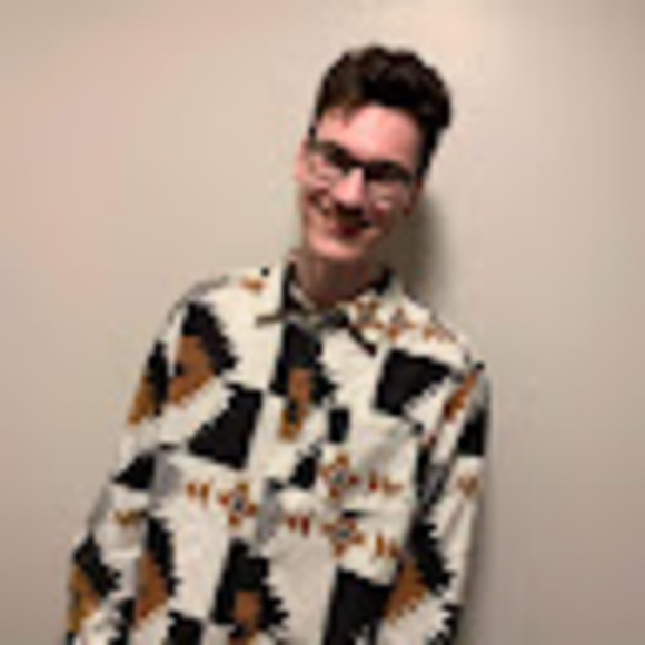 Profile Picture of Aaron King (@aaronking1306) on Poshmark