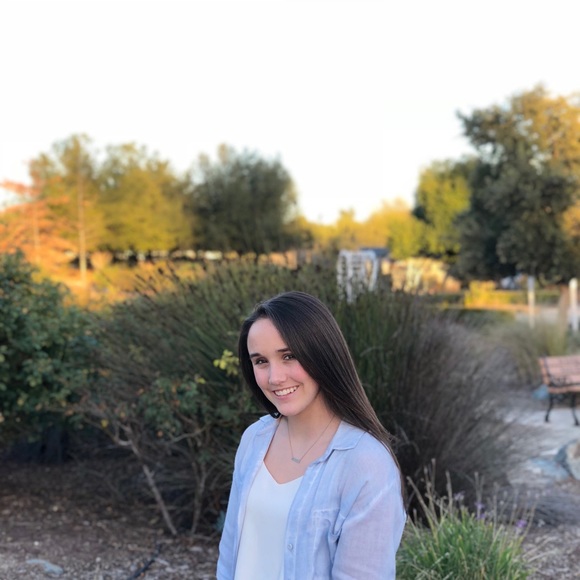 Profile Picture of Haley Manning (@haley_manning) on Poshmark
