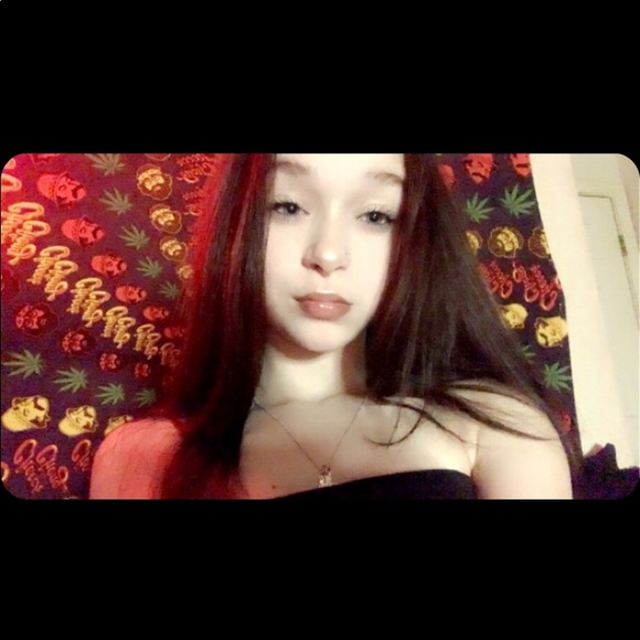 Profile Picture of Destiny Crytser (@dcrytser) on Poshmark