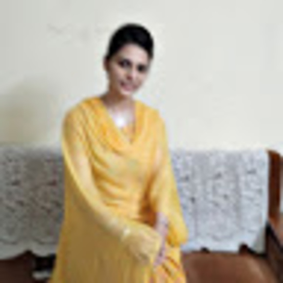 Profile Picture of Navreet Kaur (@navreetkaur191) on Poshmark