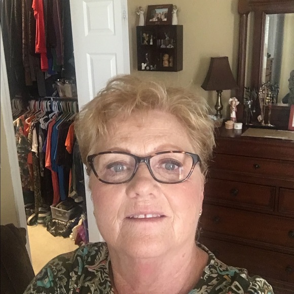 Profile Picture of Paulette Manley (@psmanley) on Poshmark