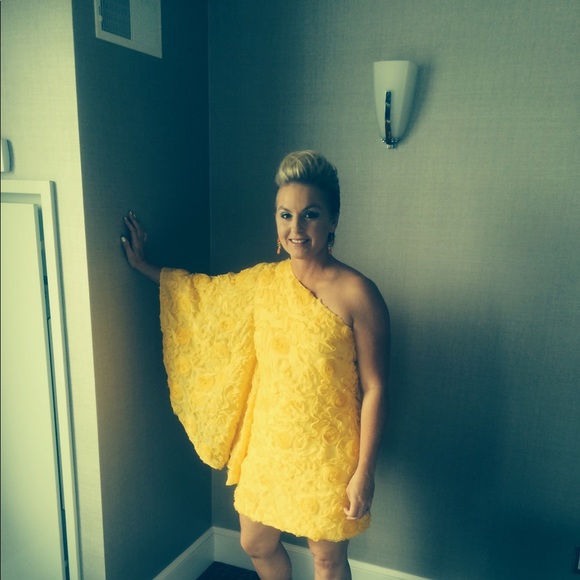 Profile Picture of Veronica Lemme (@lemmev) on Poshmark