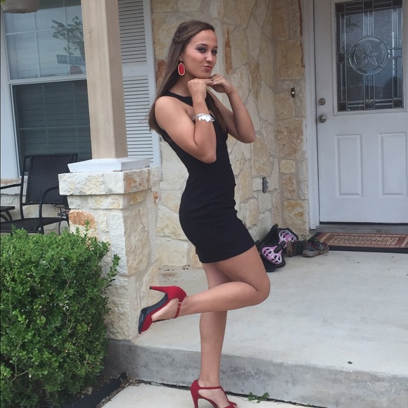Profile Picture of Sierra Schultz (@sierraschultz10) on Poshmark