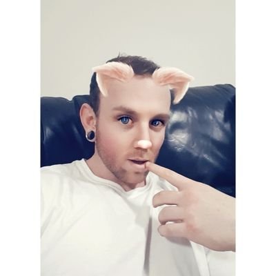 Profile Picture of James Ladell (@ladell_james) on Twitter