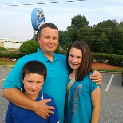 Profile Picture of Tori Lyon (@lionsmomx2) on Twitter