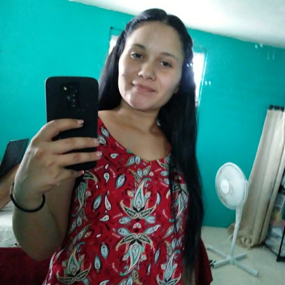 Profile Picture of Ashley Ramos (@ashvic69) on Poshmark