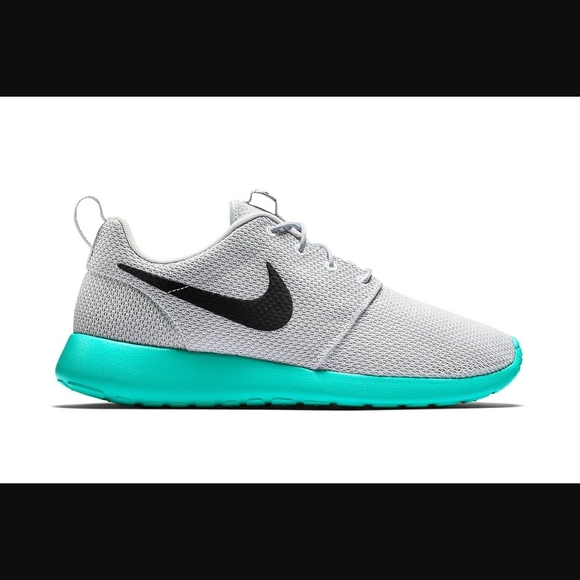 Profile Picture of Carlos Mendana (@holland462) on Poshmark