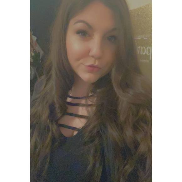 Profile Picture of Jasmine Davin (@jasminedavin) on Poshmark