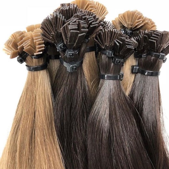 Profile Picture of Victoria Borges (@creationlocks) on Poshmark