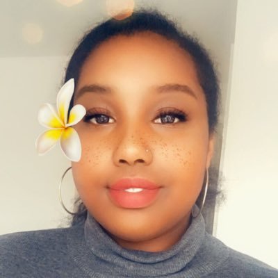 Profile Picture of Latonya Burns (@Flower_child99) on Twitter