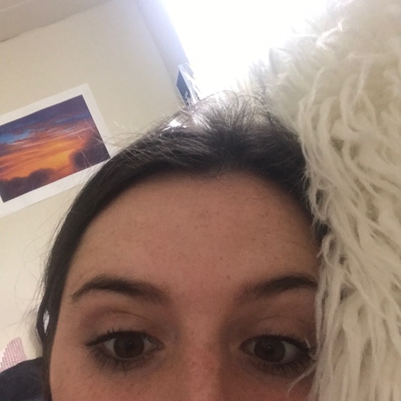 Profile Picture of Mackenzie Lurch (@mackenzielurch) on Poshmark