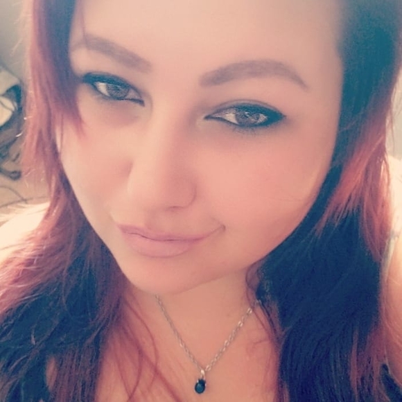 Profile Picture of Desiree Scalia (@desireesj) on Poshmark