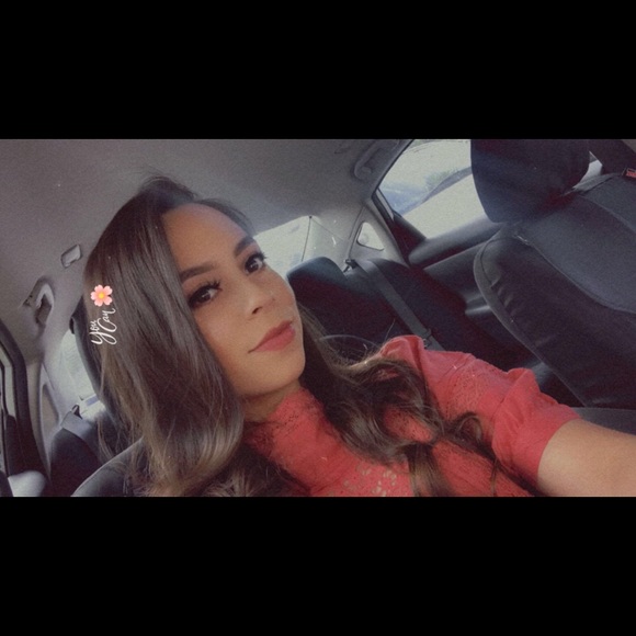 Profile Picture of Guadalupe Garcia (@lupegarciaa96) on Poshmark