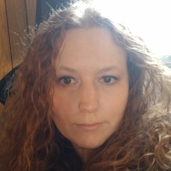 Profile Picture of Pamela Schanck (@pamelaschanck) on Poshmark