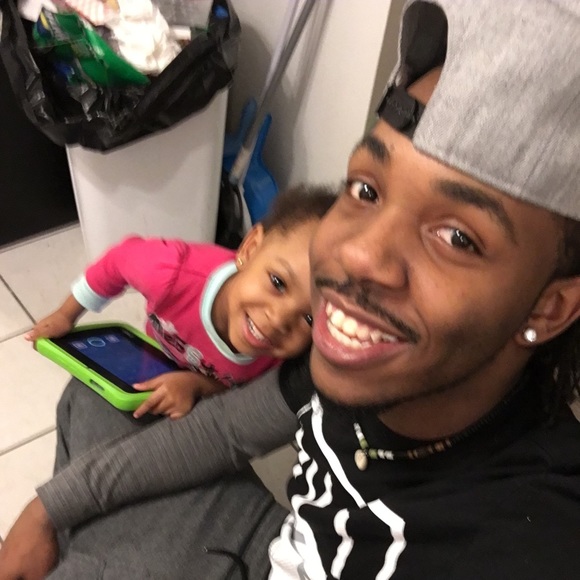 Profile Picture of Shawn Thompson (@shawniiebaby) on Poshmark