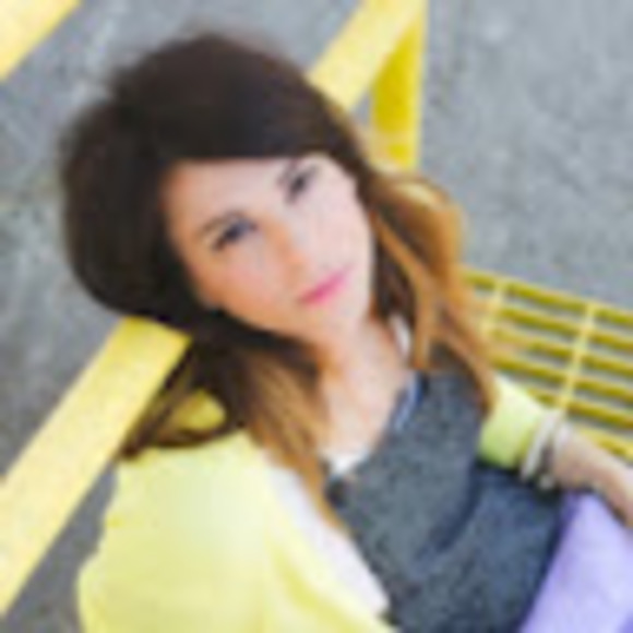 Profile Picture of Gianna Caputo (@giannacaputo141) on Poshmark