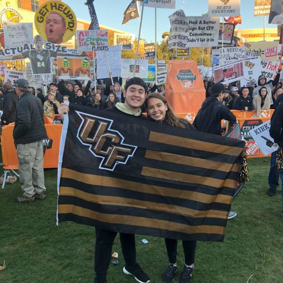 Profile Picture of Alex Garces (@alexgarces13) on Poshmark