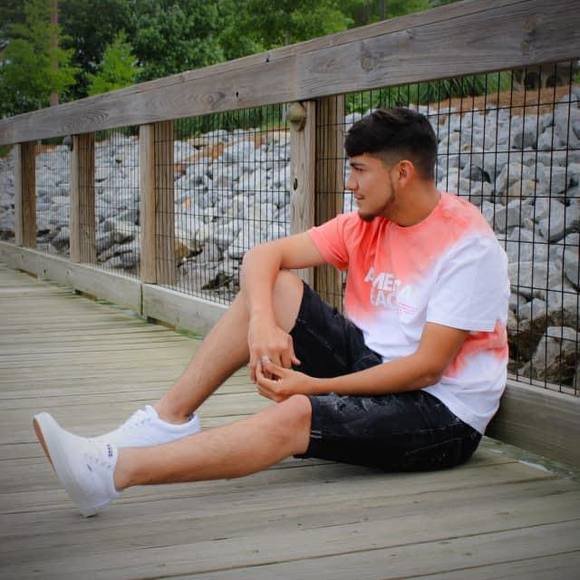 Profile Picture of Jason Lopez (@jasonlopez443) on Poshmark