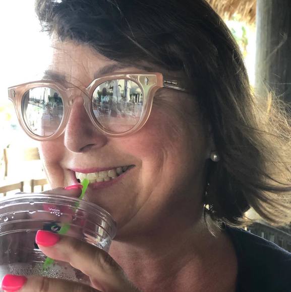 Profile Picture of Kim Toland (@kimktoland) on Poshmark