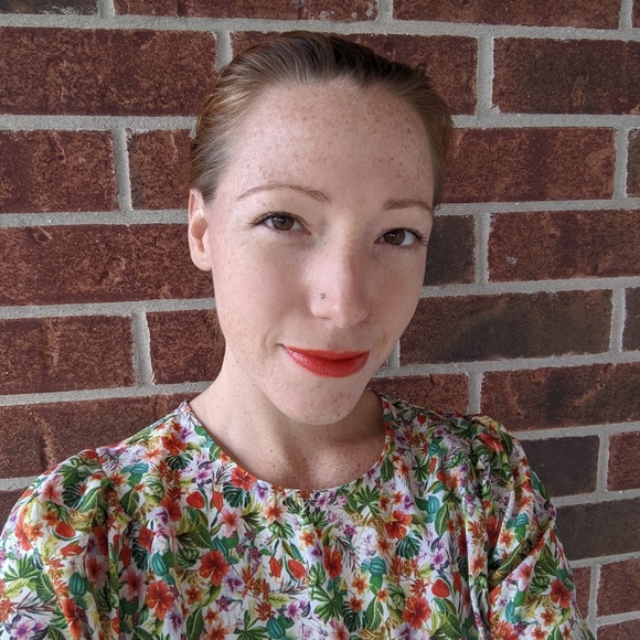 Profile Picture of Christina Weed (@christinaweed) on Poshmark