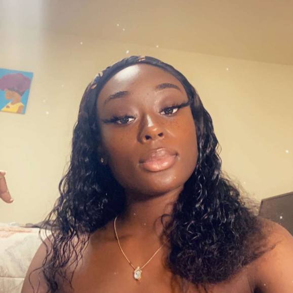 Profile Picture of Jasmine Pratt (@jasminepratt48) on Poshmark