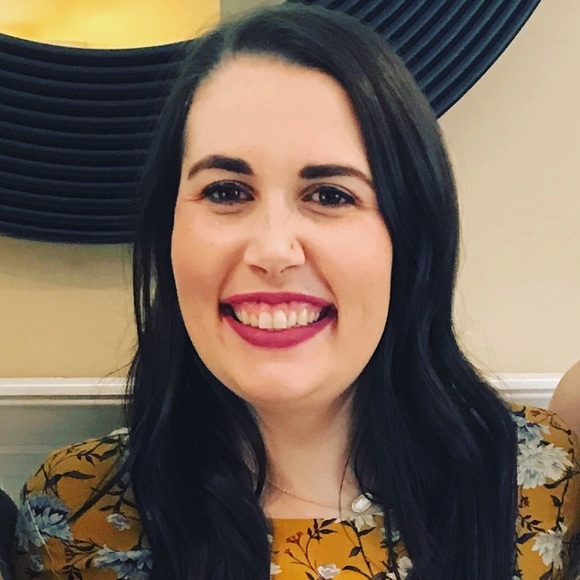 Profile Picture of Elizabeth Strickert (@elizstrickert) on Poshmark