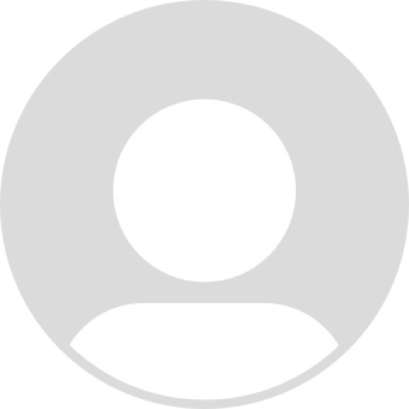 Profile Picture of Tong. Tong (@tonglol) on Poshmark