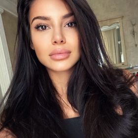 Profile Picture of 𝐇𝐚𝐥𝐥𝐞 𝐁𝐞𝐫𝐫𝐲 (@islahacon2613) on Pinterest