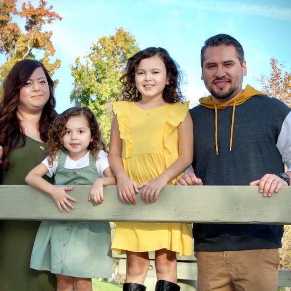 Profile Picture of Gloria Alfieri (@gogies) on Poshmark