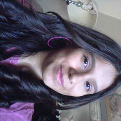 Profile Picture of Julia Esparza (@Julialuvsyuh15) on Twitter