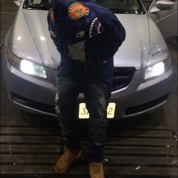 Profile Picture of Joe Araujo (@chowmain123) on Poshmark