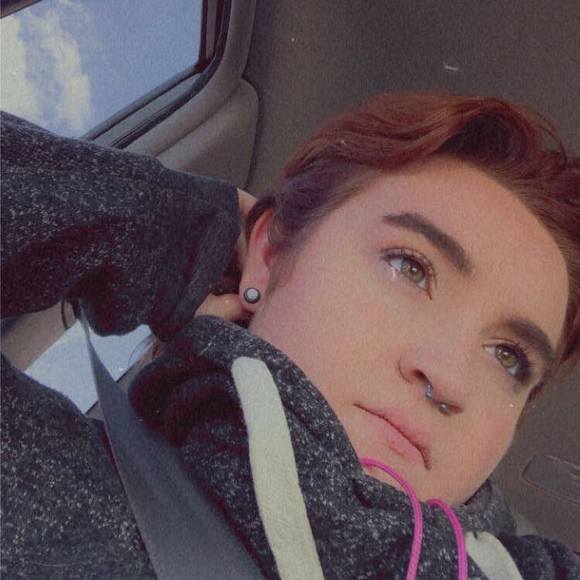 Profile Picture of Sahara Eckroth (@sahara_2002) on Poshmark