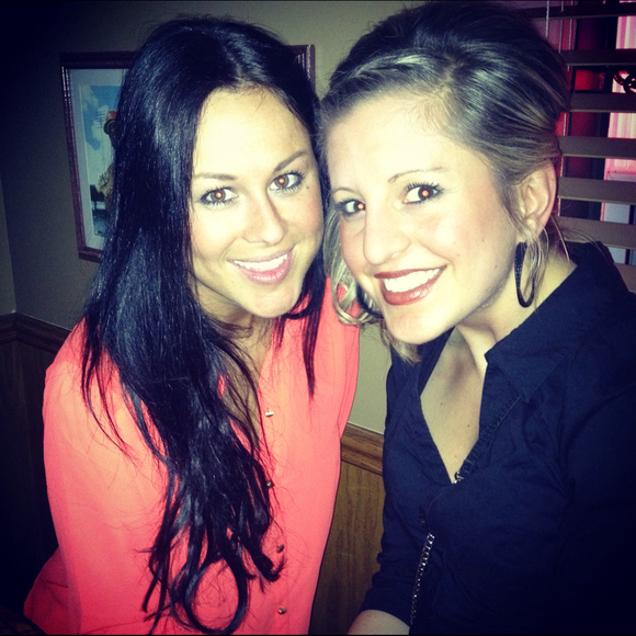 Profile Picture of Tanya Schario (@marieschario) on Poshmark