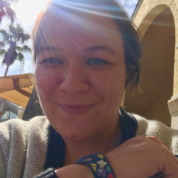 Profile Picture of Paula Herko (@paulaherko) on Poshmark