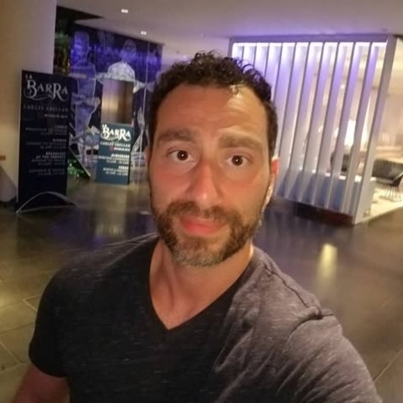 Profile Picture of Henry Parseghian (@henryparseghian) on Poshmark