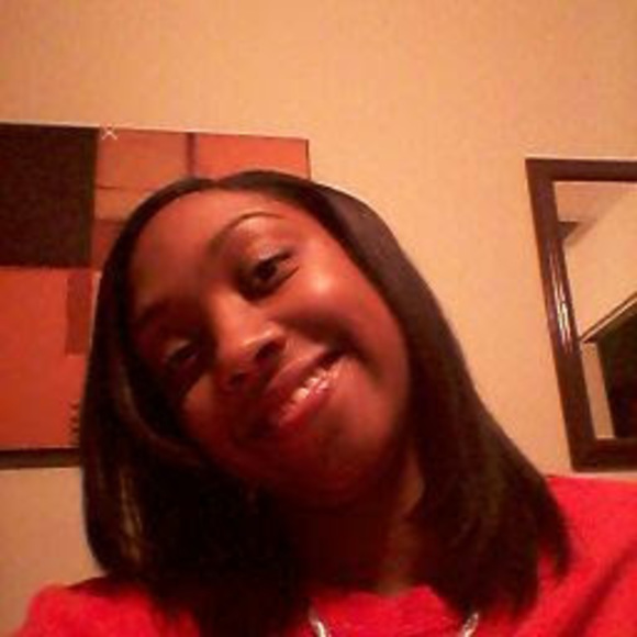 Profile Picture of Kristina Lynch (@kristinalynch) on Poshmark