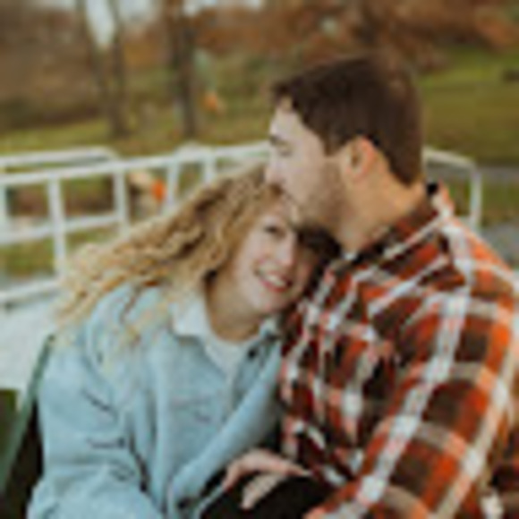 Profile Picture of Lauryn Barshinger (@l_barshinger) on Poshmark