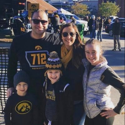 Profile Picture of Dustin Cooper (@coachdcooper) on Twitter